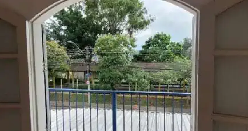 Casa à Venda 5 Quartos, 111m², 2 banheiros, Jd. Uirá - São José dos Campos