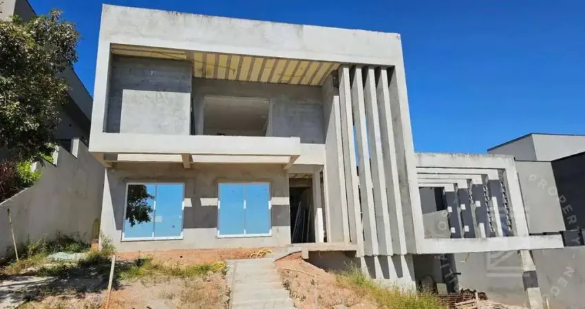 Casa em Condomínio 4 Suítes, 500m², 2 Closets, 1 Banheira - Urbanova SJC