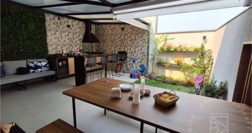 Sobrado com 3 dormitórios, sendo 1 suíte, moveis planejados, no urbanova