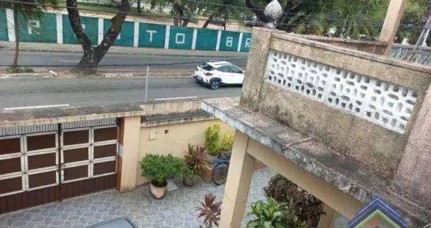 Casa com 5 dormitórios à venda, 262 m² por R$ 1.200.000,00 - Fátima - Fortaleza/CE