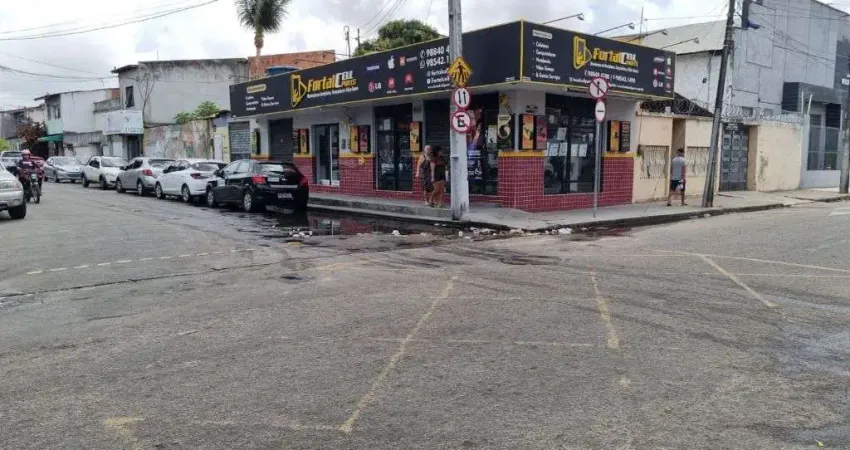 Casa com 3 dormitórios à venda, 195 m² por R$ 1.000.000,00 - Antônio Bezerra - Fortaleza/CE