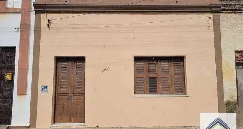Casa com 4 dormitórios à venda, 192 m² por R$ 299.900 - Centro - Aracati/CE