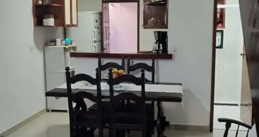 Casa de condomínio à venda em Cabo Frio, Jardim Flamboyant, com 2 quartos, 57m²