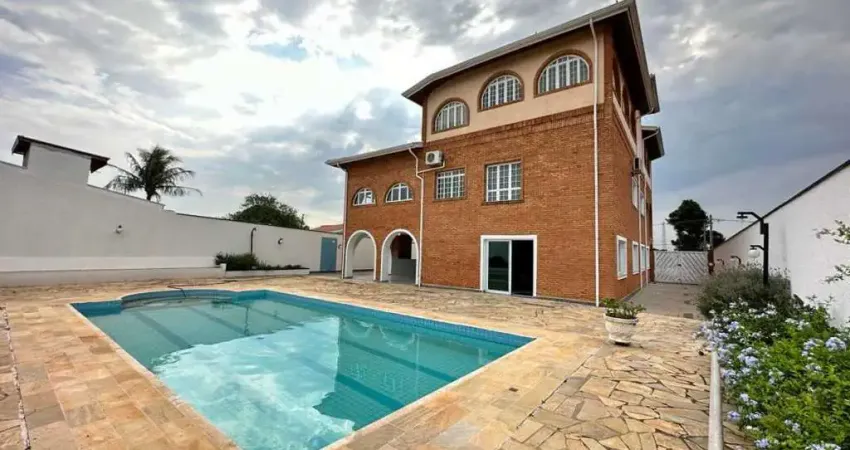 Casa sobrado com 4 quartos a venda ou locação no condomínio Marambaia na cidade de Vinhedo - SP