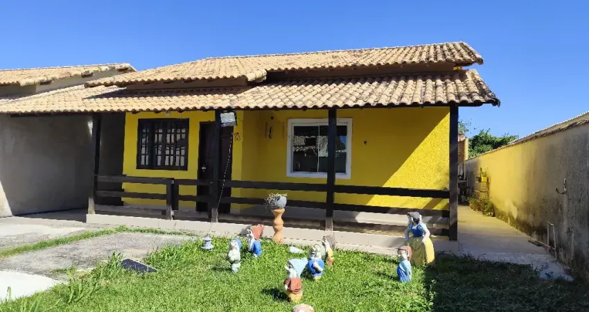 Casa com 02 quartos, em terreno de 480m2 com Área Gourmet perto do CEPT