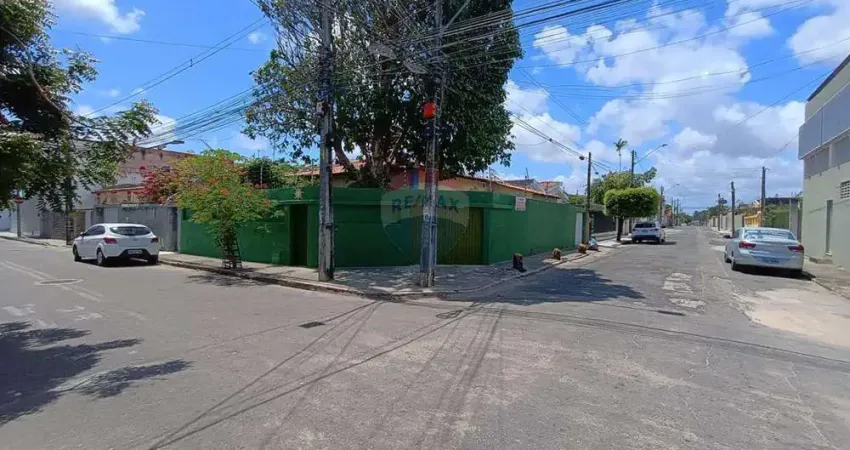 Casa com 4 quartos à venda na Rua Demócrito Rocha, 57, Monte Castelo, Fortaleza