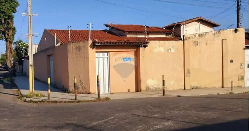 Casa solta e ampla com piscina e área gourmet na grande messejana!