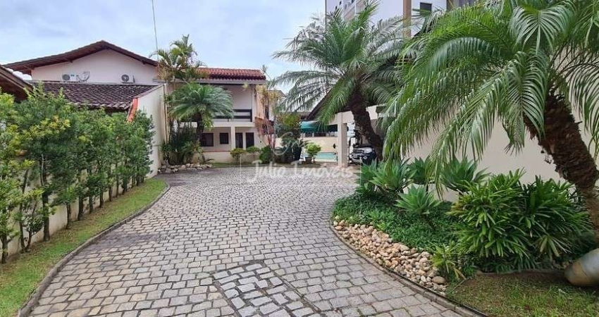 Casa com 7 quartos à venda no São Luiz, Brusque 