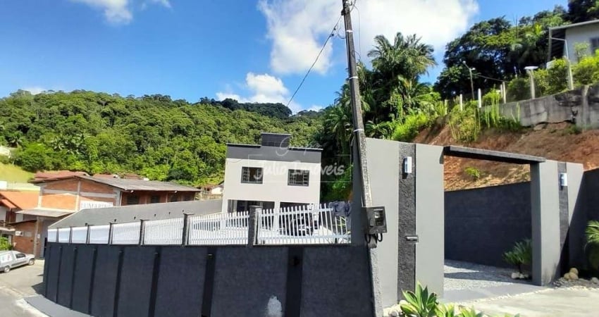 Casa com 4 quartos para alugar no Águas Claras, Brusque 
