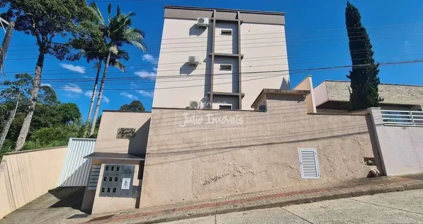 Apartamento com 2 quartos na Primeiro de Maio