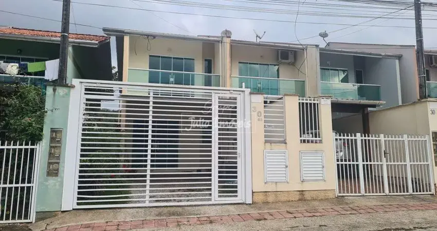 Casa com 2 quartos para alugar no Águas Claras, Brusque 