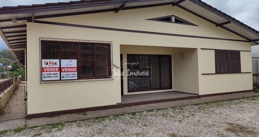 Casa a venda no Centro em Guabiruba