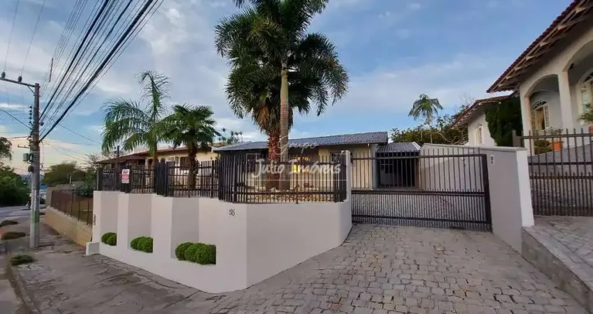 Casa com 3 quartos para alugar no Souza Cruz, Brusque 