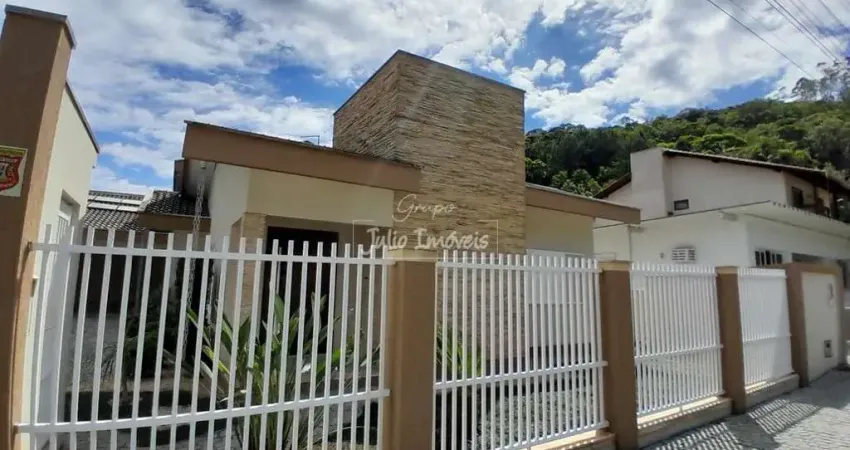 Casa com 4 quartos para alugar no Azambuja, Brusque