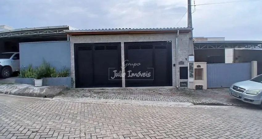 Casa com 3 quartos para alugar no Limeira Baixa, Brusque