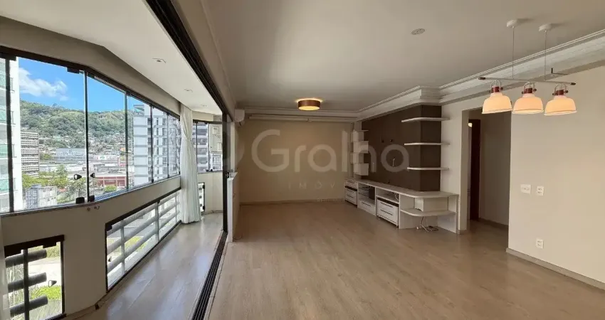 Amplo Apartamento à Venda no Centro de Florianópolis – Excelente Localização