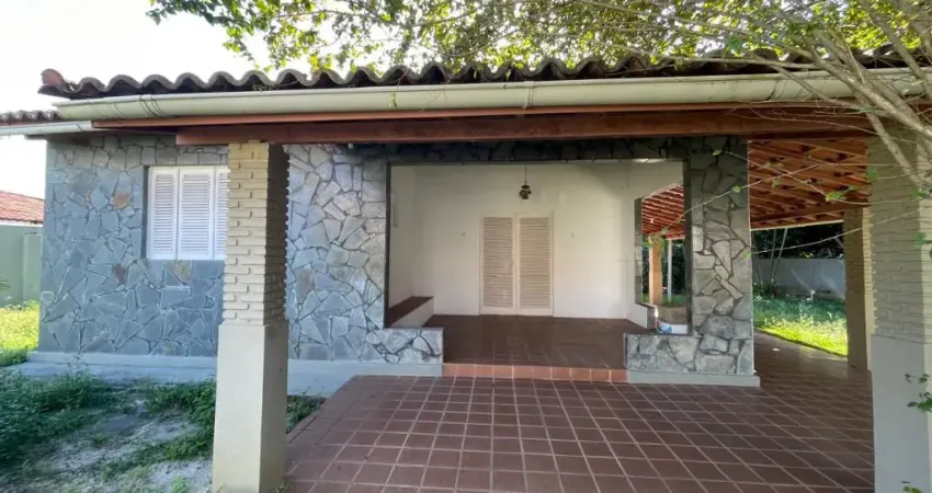 Casa com 700m² de Terreno a 200m da Praia – Barra de Jacuípe, BA