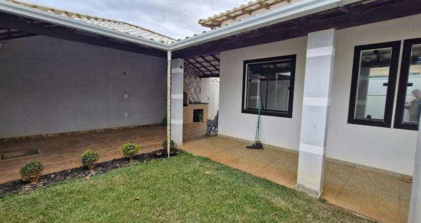 Casa para Locação em Cabo Frio, Verão Vermelho (Tamoios), 2 dormitórios, 1 suíte, 2 banheiros, 1 vaga