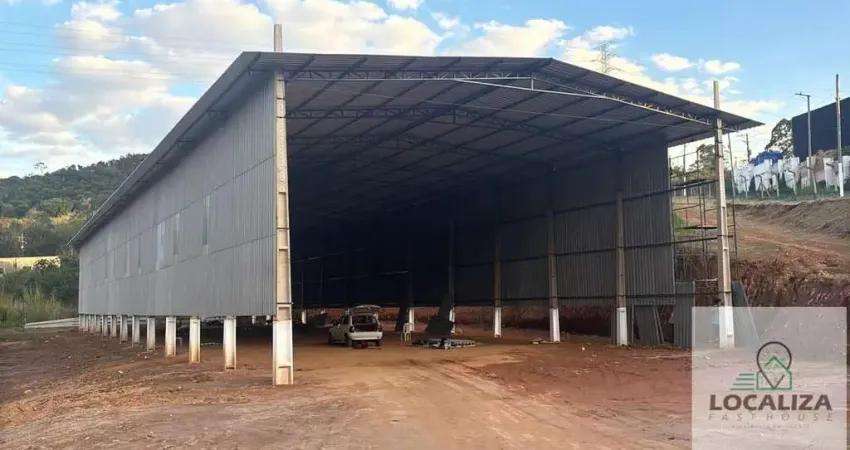 Galpão logístico de 9.000 m² para aluguel ou venda em localização estratégica.
