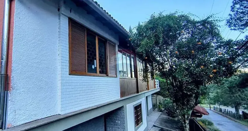 Casa com 3 suítes, em excelente localização para acolher sua família!