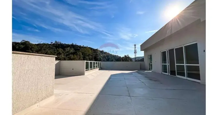 Cobertura à venda com 2 suítes, em pimenteiras, teresópolis-rj