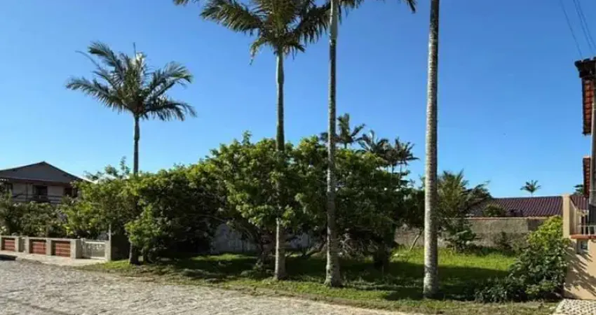 Terreno com 289m² à 300mts do Molhe da Praia do Gravatá