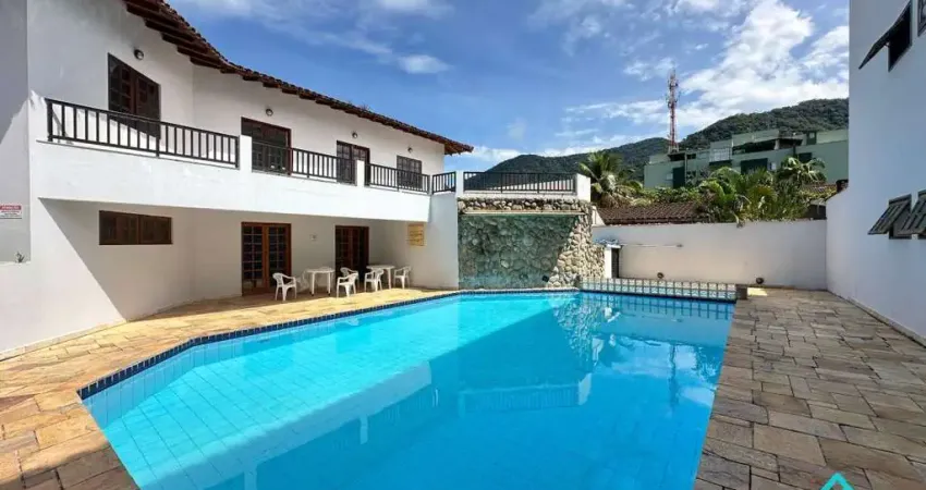 Apartamento à venda com 2 dormitórios na praia do Lázaro Ubatuba SP