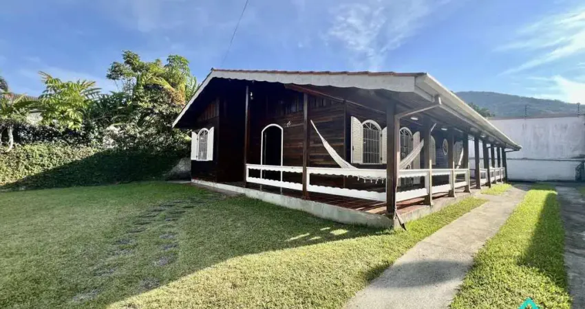 Oportunidade casa com 3 dormitórios a 100 metros da Praia da Enseada Ubatuba SP