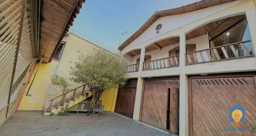 Casa com 3 dorms, Venda por R$ 2.199.000  - Jardim Embuema - Centro Embu das Artes/SP