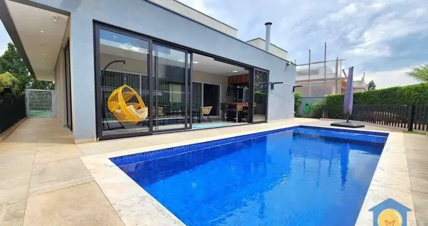 Casa com 3 Suítes à Venda, 303 m² por R$ 3.400.000 - Granja Viana - Carapicuíba/SP