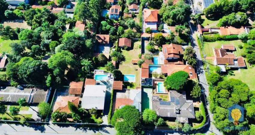 Casa com 3 dorms à Venda, 1600 m² por R$ 1.600.000 - Vila Santo Antônio - Miolo da Granja Cotia/SP