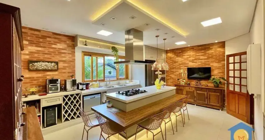 Casa com 3 quartos à venda, 1.439 m² por R$ 2.500.000 - Chácara dos Lagos - Granja Viana, Carapicuíba/SP