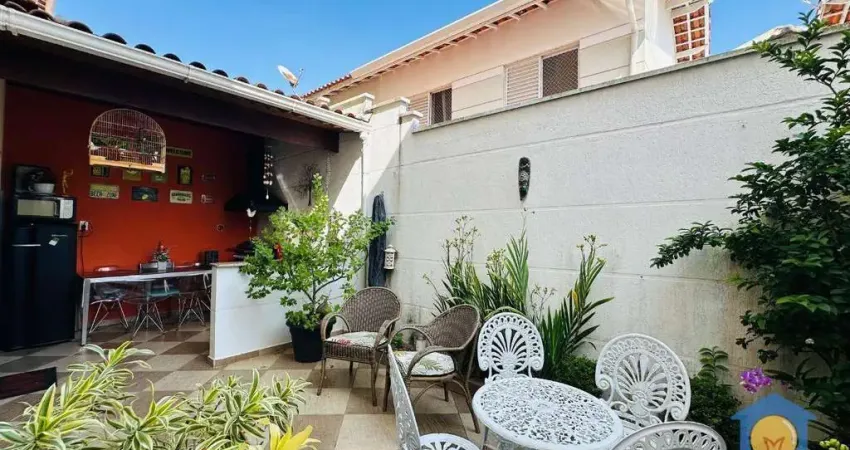 Casa com 3 quartos à venda, 145 m² por R$ 790.000 - Granja Viana - Cotia/SP