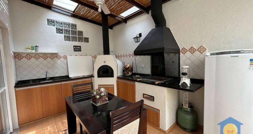 Casa com 3 quartos à venda, 153 m² por R$ 720.000 - Granja Viana - Cotia/SP