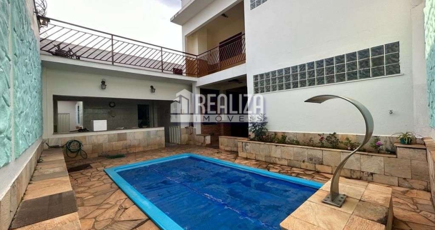 Casa de Padrao a Venda em Boa Vista, Uberaba: 5 Dormitorios e 2 Suites