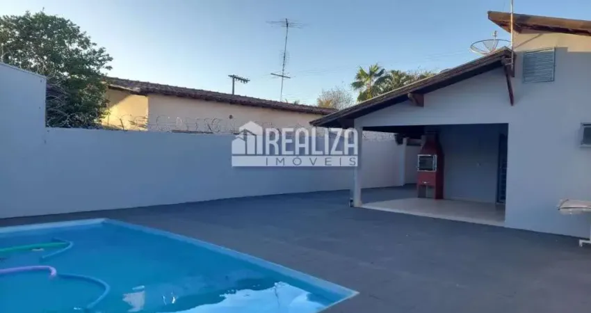 Casa a venda em Uberaba - 3 dormitorios, suite, piscina e garagem!
