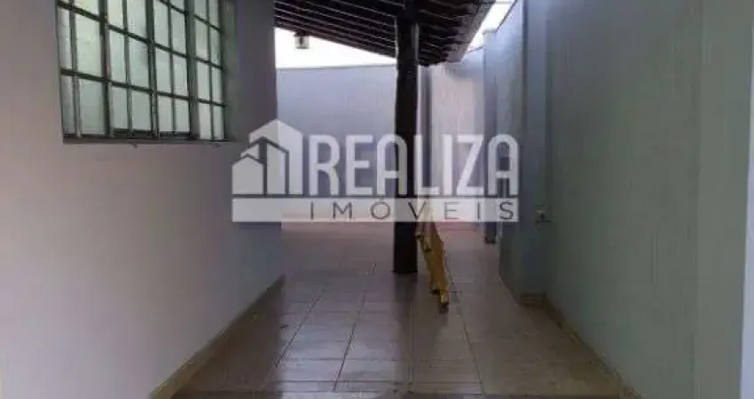 Casa a venda no bairro Santa Maria em Uberaba - 3 dormitorios, armario embutido, quintal