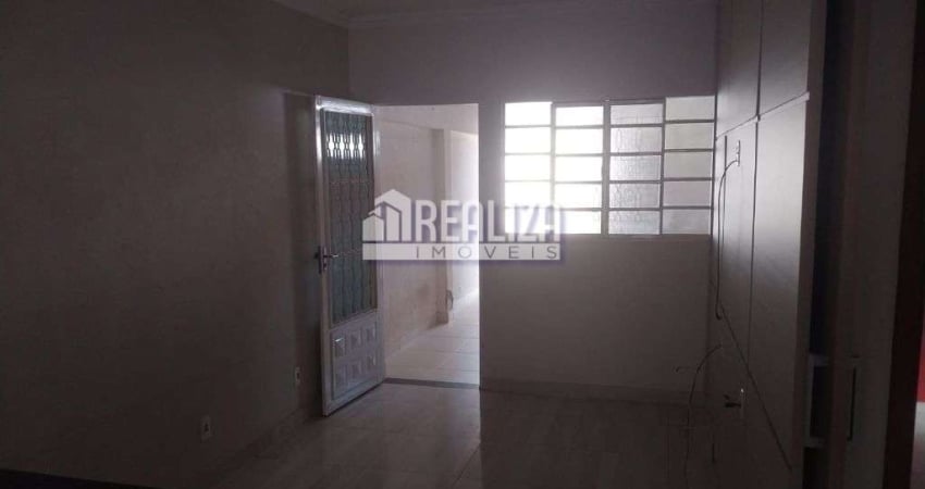 Casa a venda em Uberaba - 2 dormitorios, suite e espaco gourmet