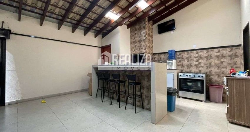 Casa padrao com 3 dormitorios no bairro Beija-Flor em Uberaba