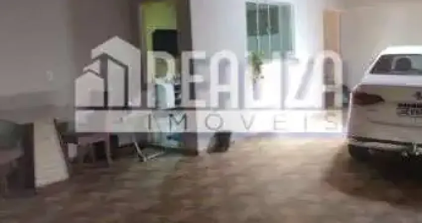 Casa a venda no Jardim Copacabana, Uberaba - 3 quartos, 3 garagens!