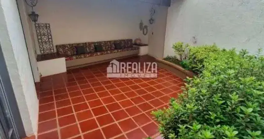 Casa a venda no Jardim Alexandre Campos, Uberaba - 3 dormitorios, suite e garagem coberta!