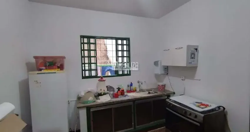 Linda Casa no Centro de Uberaba com 3 Dormitorios e 2 Banheiros