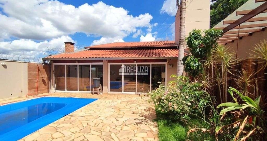 Casa com Piscina e Varanda Gourmet no Jardim Sao Bento, Uberaba