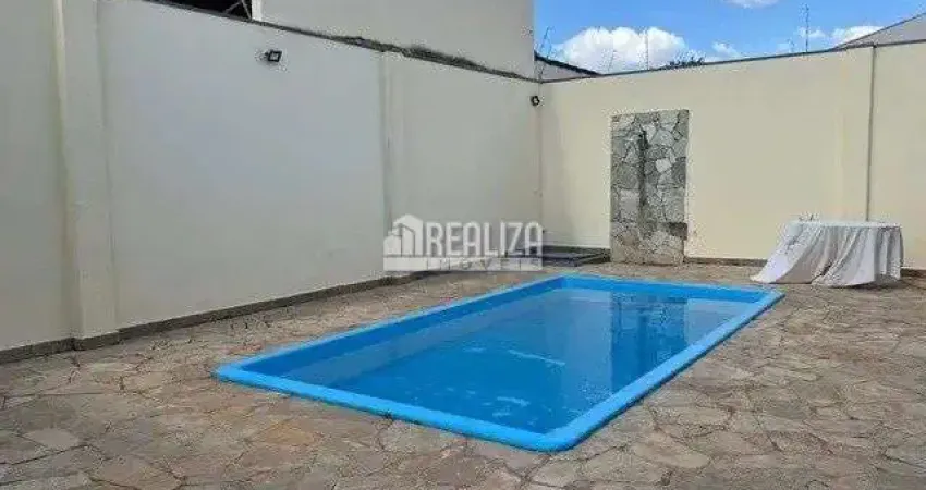 Casa com 4 quartos à venda no Olinda, Uberaba 