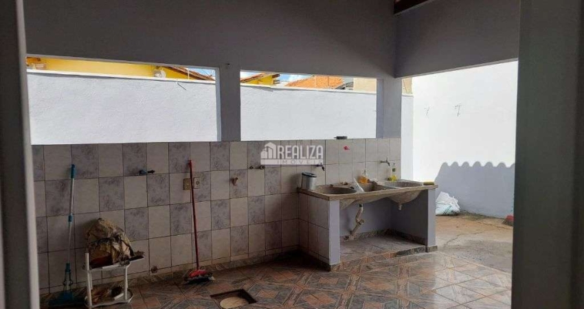 Casa a venda com 3 dormitorios no Conjunto Manoel Mendes