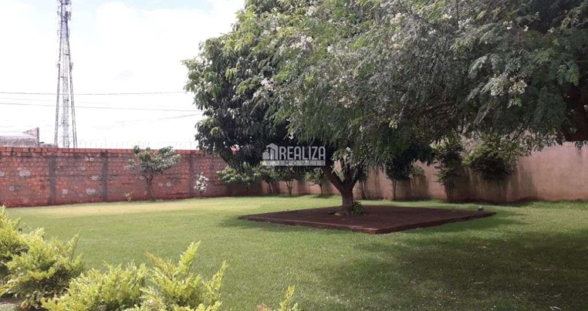 Barracao / Terreno Comercial no bairro Manoel Mendes em Uberaba, MG !