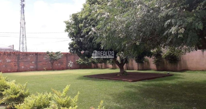 Barracao / Terreno Comercial no bairro Manoel Mendes em Uberaba, MG !