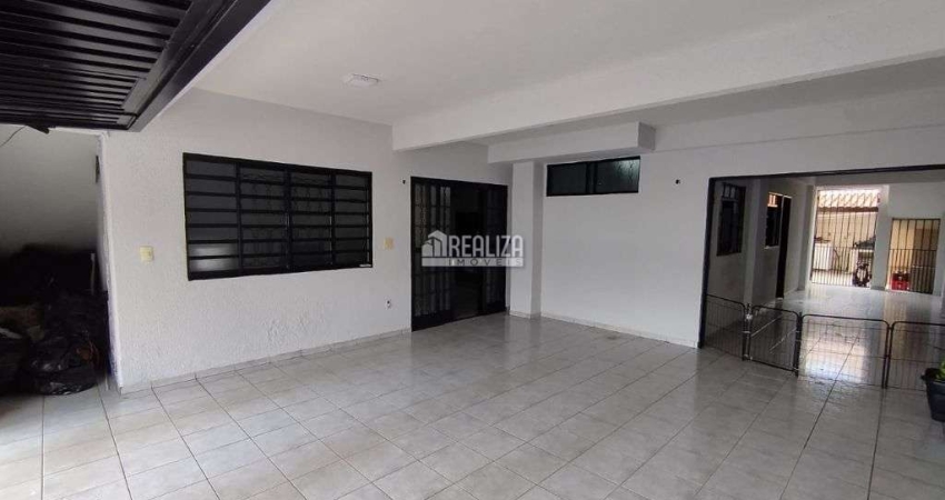 Casa ampla com 5 dormitorios e 2 suites no bairro Conjunto Manoel Mendes em Uberaba