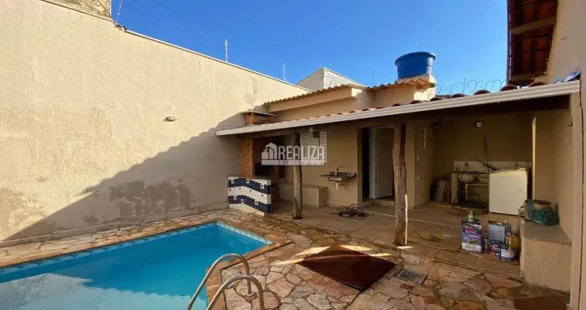 Casa a venda no bairro Olinda, Uberaba - 3 dormitorios, suite, churrasqueira e piscina!