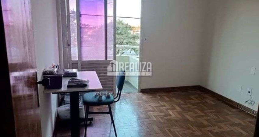 Apartamento a venda no Bairro Boa Vista, Uberaba - 3 dormitorios com suite e sacada!